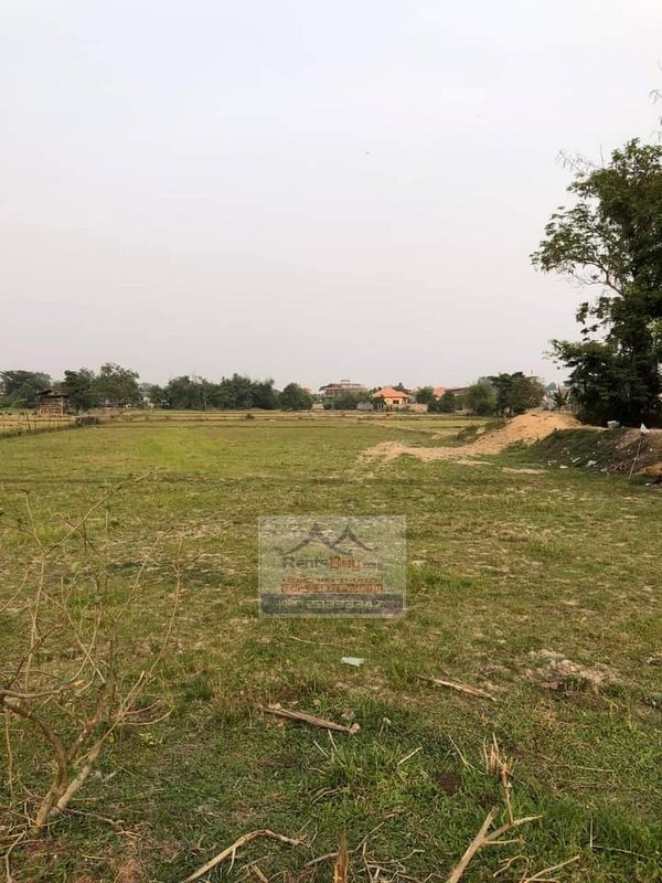 2 5615-Beautiful Vacant Land near Lao Country Golf Club and Academy of Finance and Accounting ( Dongkhamxang ) for sale.