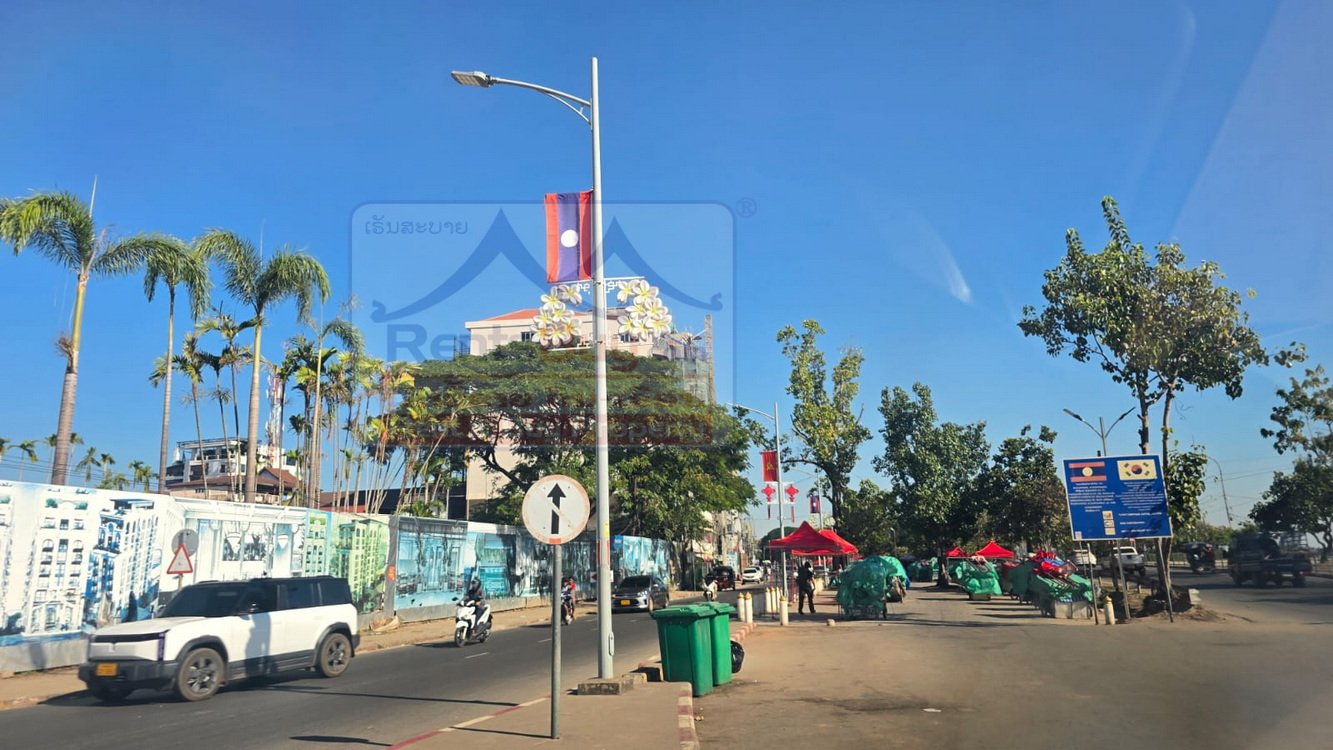 2835-Vacant land in City Center close to Mekong River Road, Night Market, for sale.