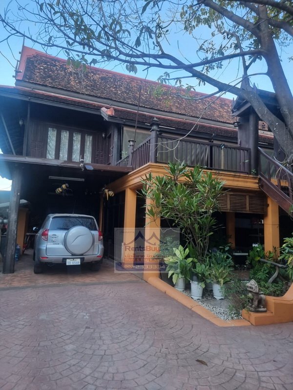 IMG-20230703-WA0043 5665-Classic Wooden House near Kasemrad International Hospital and Sengdara Fitness Center for sale.