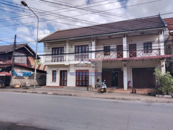 5729 – Comfortable shop house at the World Heritage city in Luang Prabang, Laos.