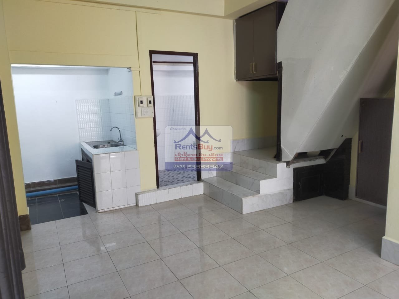 HouseForRent_KhuntaThong01 5747 – The charming and comfortable house for rent opposite from stunning view of the Mekong riverside in Vientiane Prefecture.