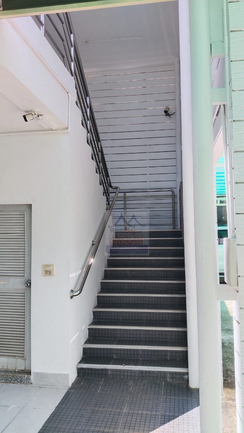 5724 – Modern and cozy apartment for rent near Thatluang Park.