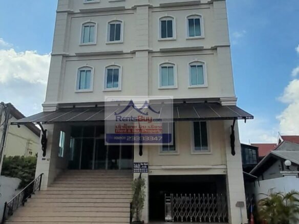 5731 – Office space or office building for rent near Patouxay.
