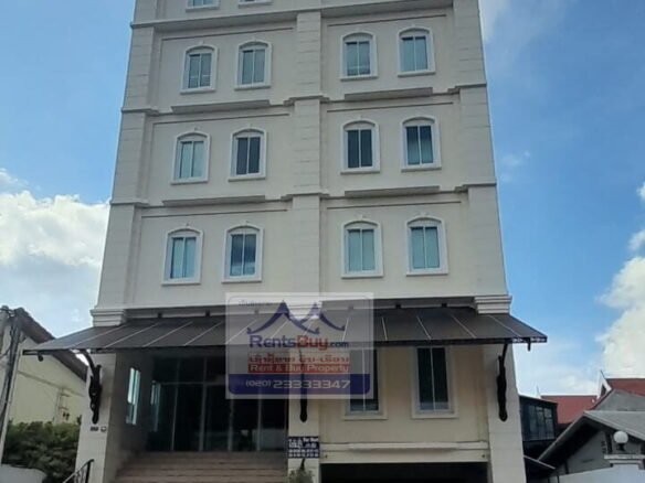 5731 – Office space or office building for rent near Patouxay.