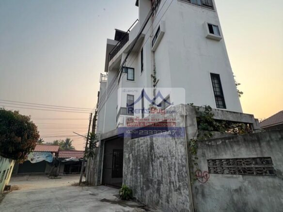 5725 – Shophouse for Rent near San-Jiang Market, Chinese community.