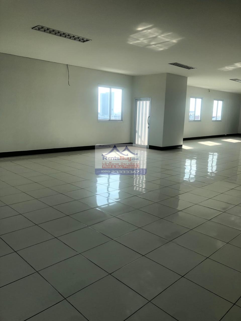 3523 – Commercial Space near Lao Telecom for rent in Central Business District,