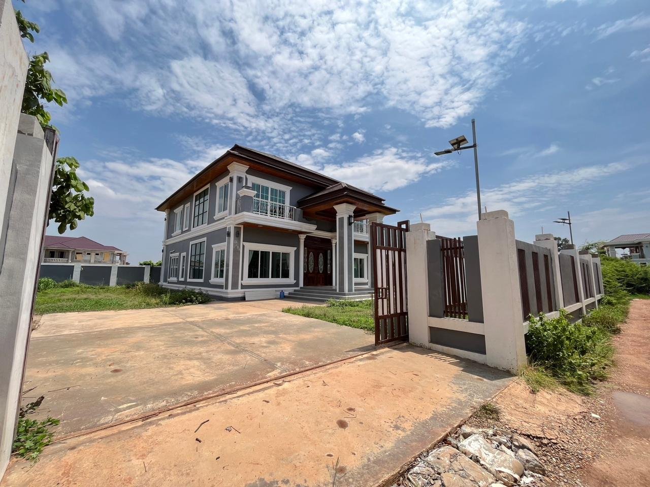 WhatsApp Image 2025-03-27 at 16.57.31_5e051519 5784 – The magnificent 2-story residence, Situated close proximity to the National University of Laos and Southern Bus Station.