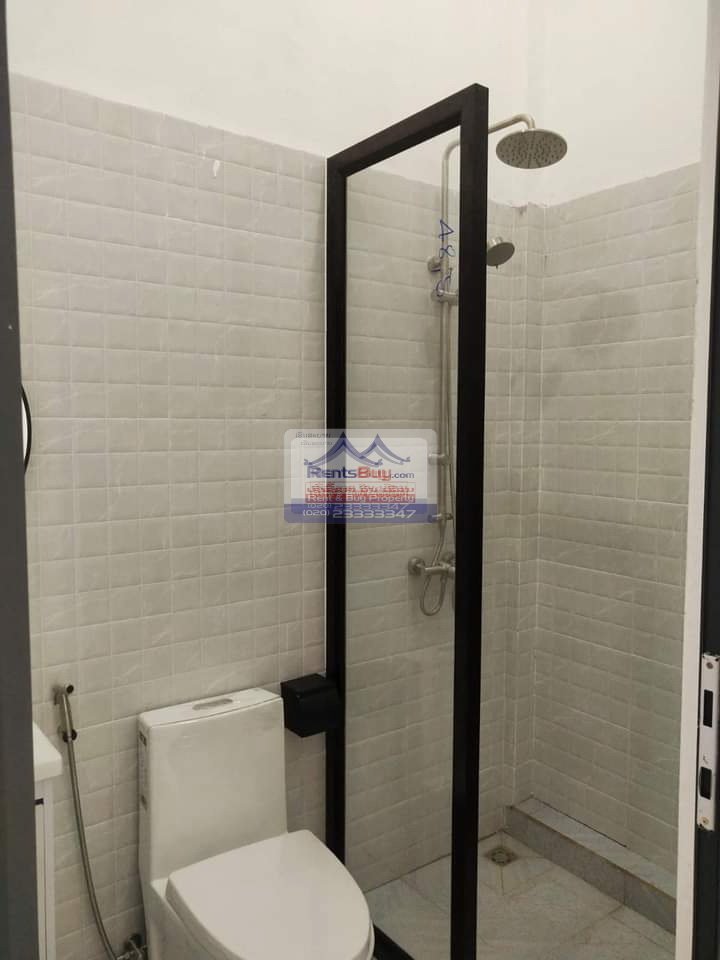 5829 – The modern townhouse complex for rent, Situated near the Embassy of Japan and the iconic Golden Stupa Thatluang.