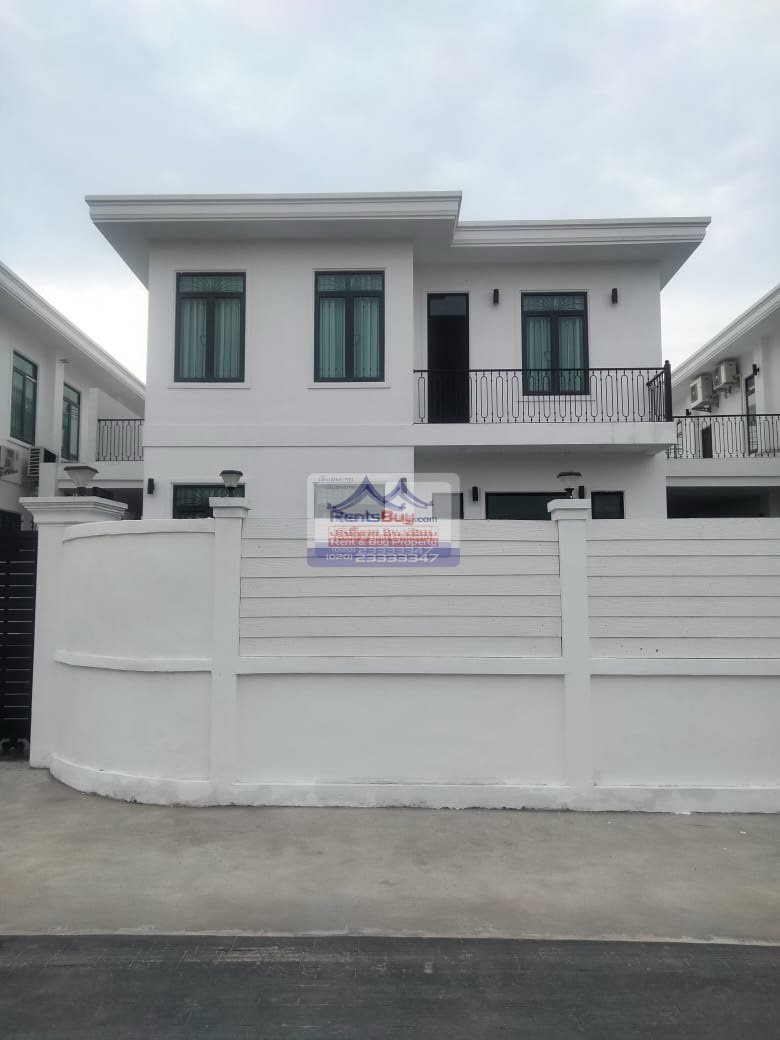 5829 – The modern townhouse complex for rent, Situated near the Embassy of Japan and the iconic Golden Stupa Thatluang.