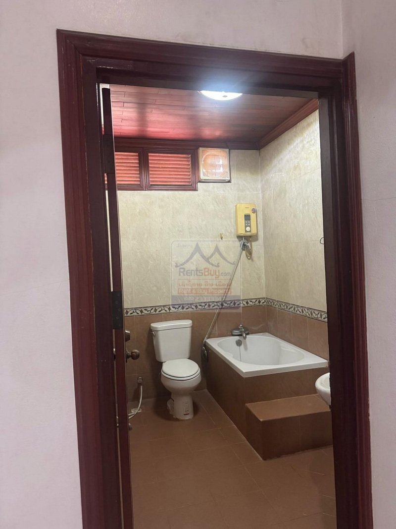 Houserent05 2514 – The stunning 2-story house offers an exceptional living experience, perfectly suited for those seeking comfort, space and convenience.
