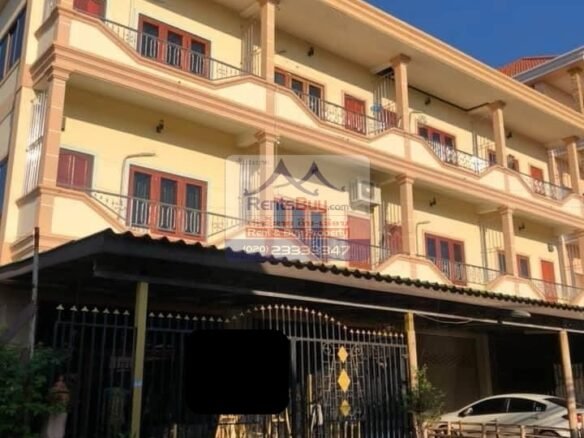 5878 – The 3-story shophouse for rent, located near the vibrant Sang Jiang Chinese Market and 3 km away from the Wat-Tai International Airport.