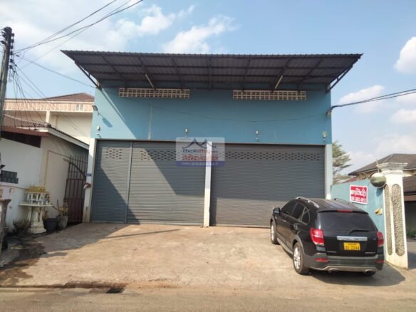 5879 – The spacious warehouse with living space for rent, easy access to major commercial centers and transportation hubs.