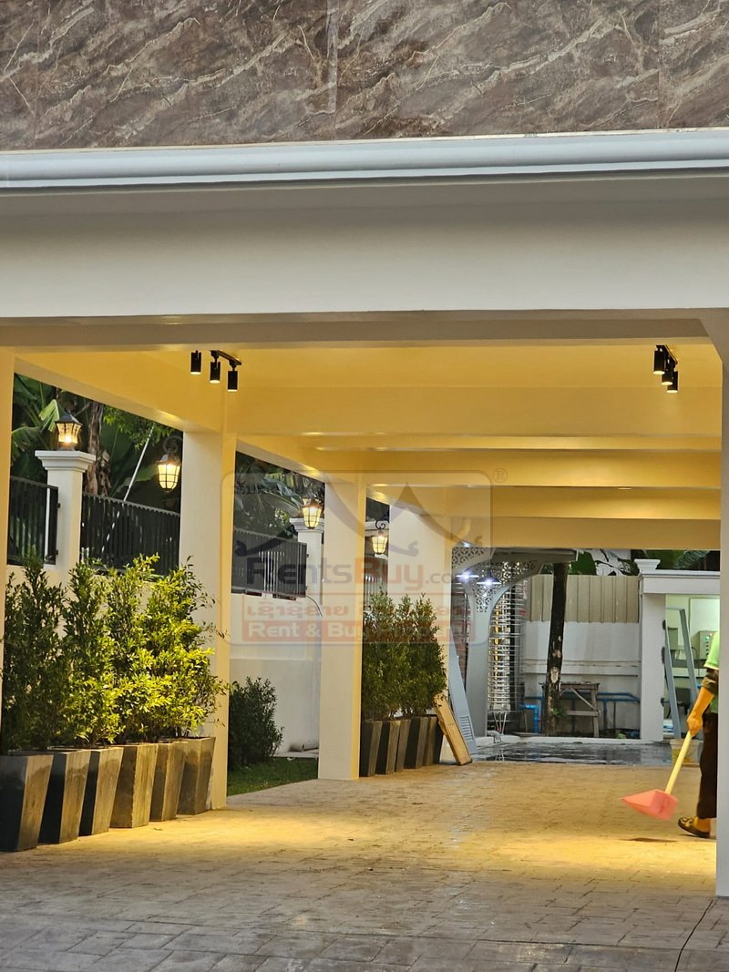 5849 – The stunning residence with swimming pool for rent, nestled near the prestigious several renowned international schools.