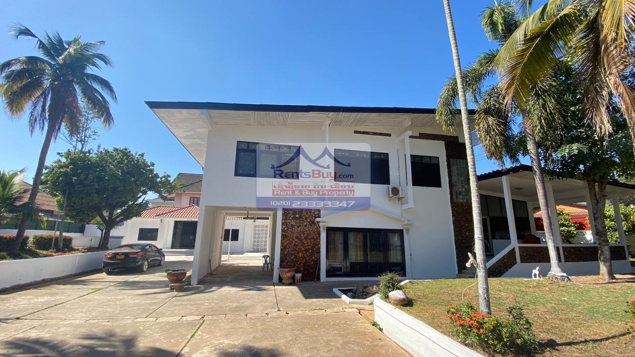 61 – Lao contemporary house with fully furnised and large shady garden for rent.