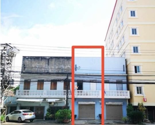 5954 – The 2-floor shophouse with a rooftop terrace for sale and for rent, Situated near prominent landmarks such as Pakson and Vientiane CenterShopping Mall.