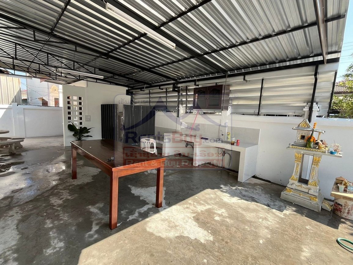 6276-The spacious villa in Wattay Noi offers a convenient and comfortable living space near Wattay International Airport.