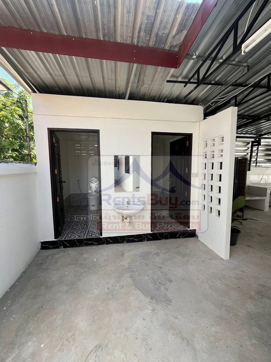 6276-The spacious villa in Wattay Noi offers a convenient and comfortable living space near Wattay International Airport.