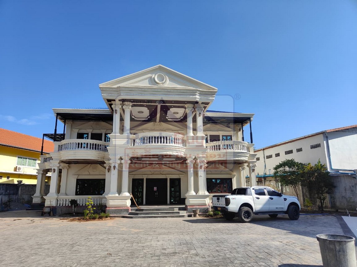 houseforrent13 6286-Discover the epitome of luxury living in this magnificent rental house, nestled within the enchanting landscapes of Xaysetha district.