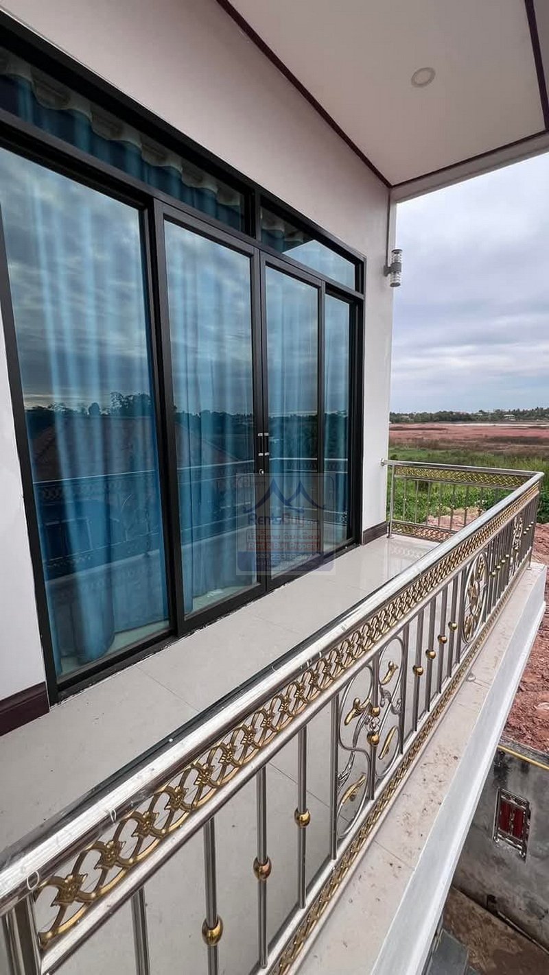 6346-This exquisite newly built house blends classic elegance with modern charm, offering a truly unique living experience