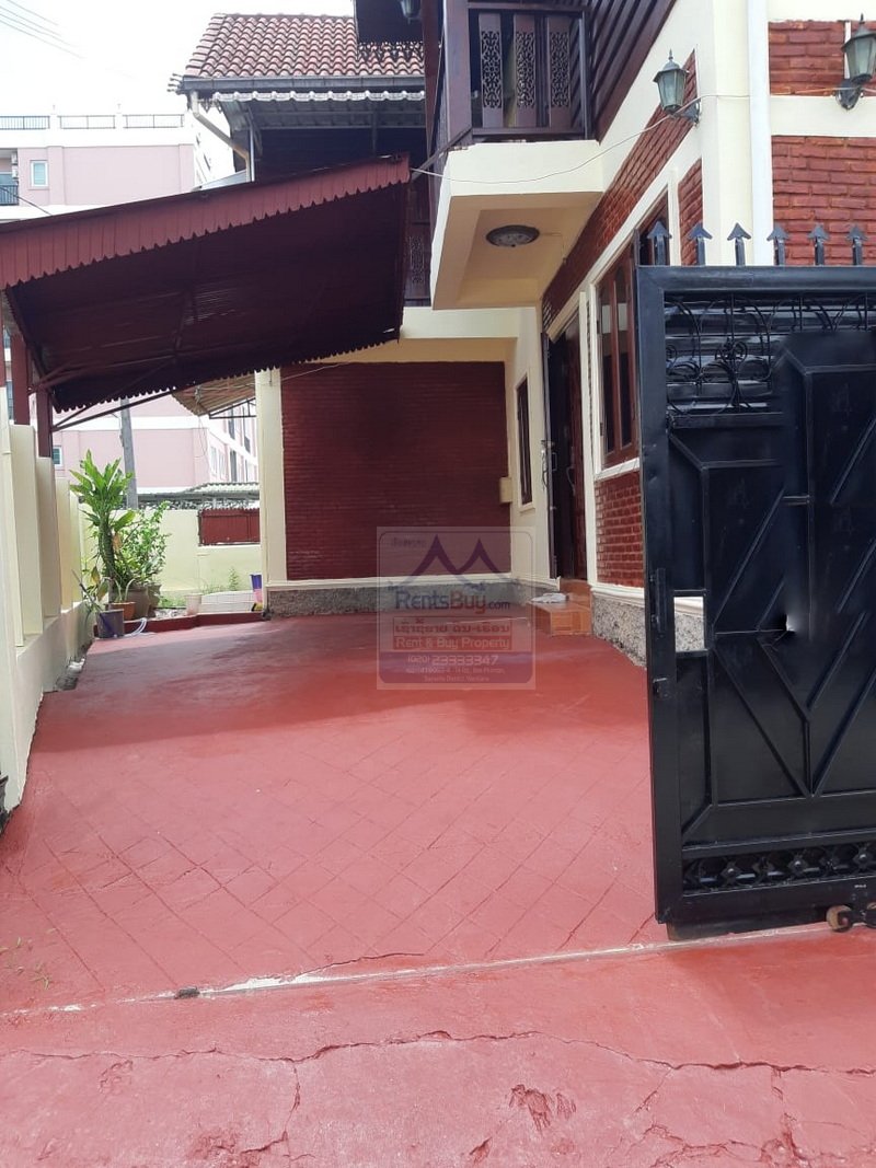 2799-Comfortable & Stylish: Lao House in Prime Location available for rent now!