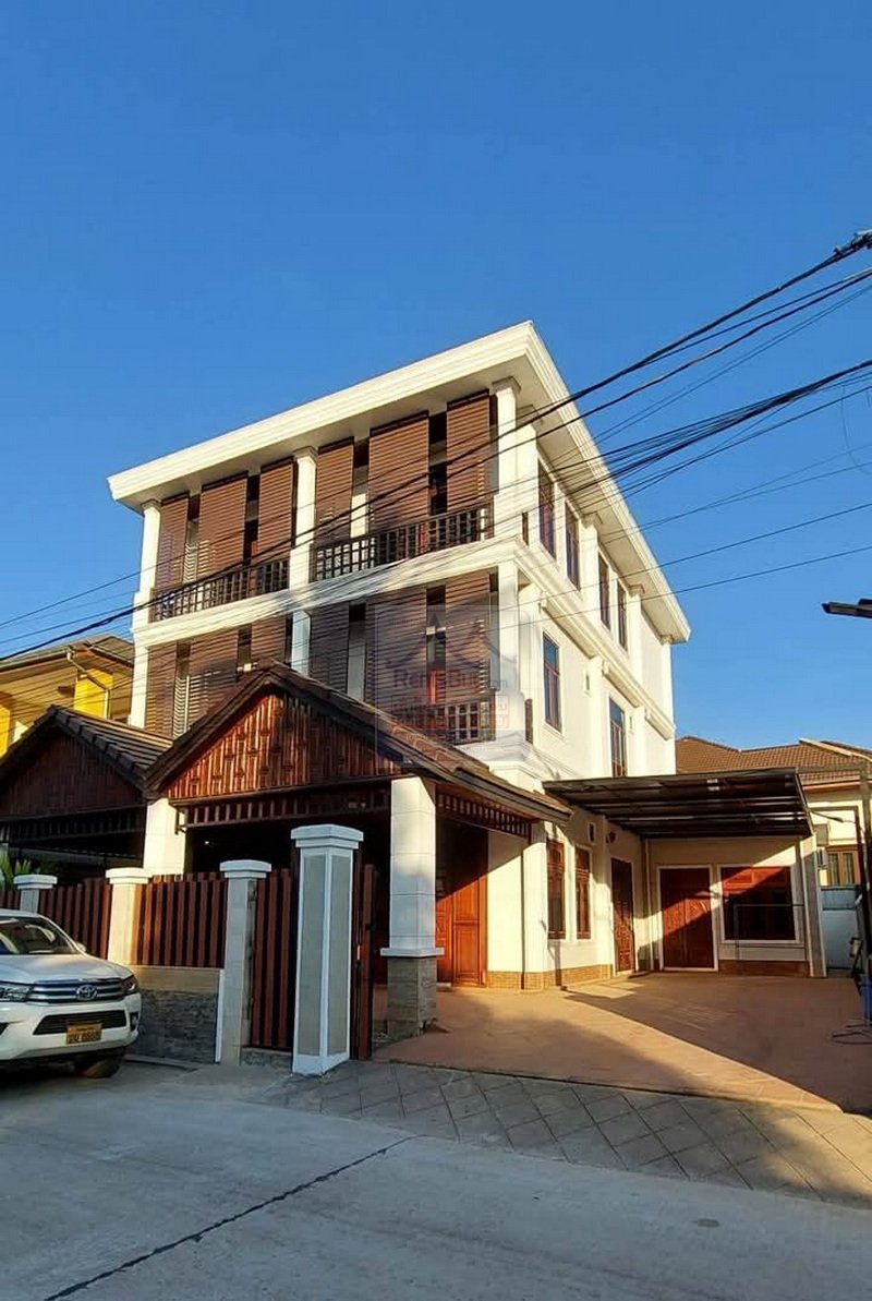 6357-This spacious and fully furnished house is available for rent in the desirable Sikhay-Thong neighborhood,