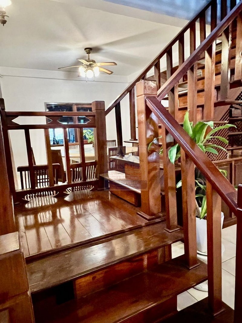 6384-Charming Lao-Style House for Rent Near ITECC Trading Center in Xaysettha District