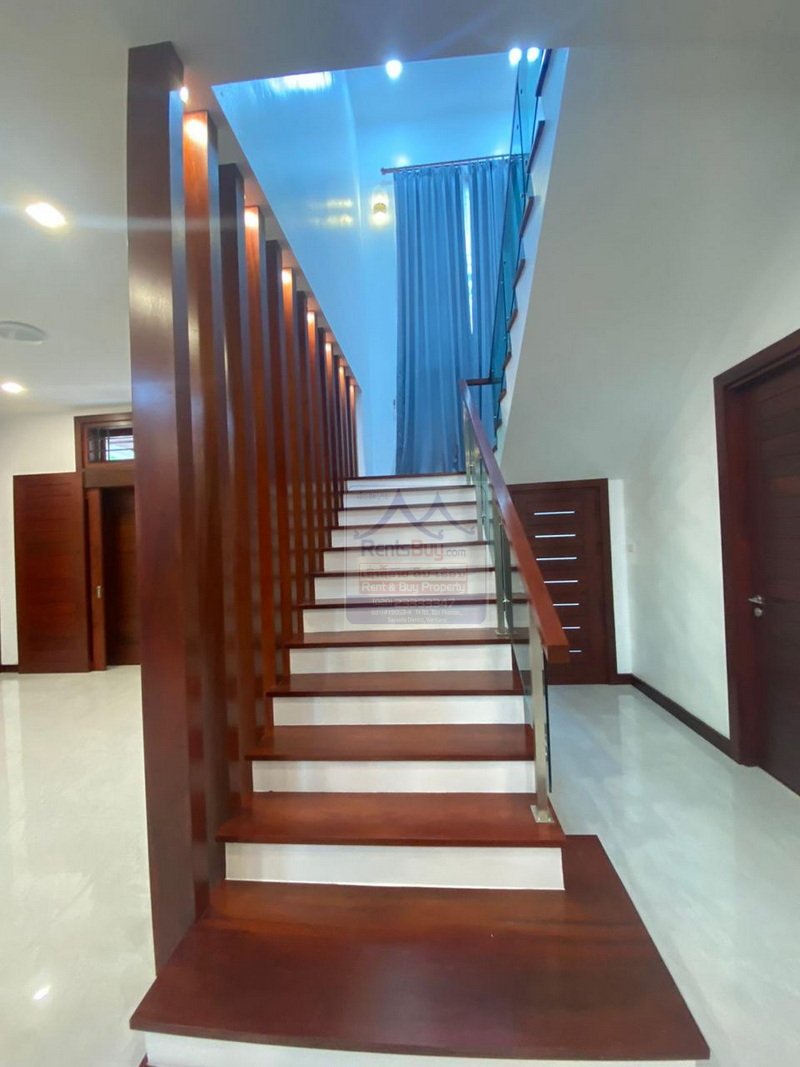 6382-Luxurious Two-Story Villa for Rent in Nongtha, Chanthaburi District, Vientiane Capital