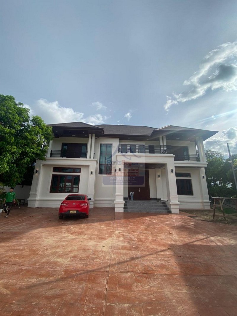 6382-Luxurious Two-Story Villa for Rent in Nongtha, Chanthaburi District, Vientiane Capital