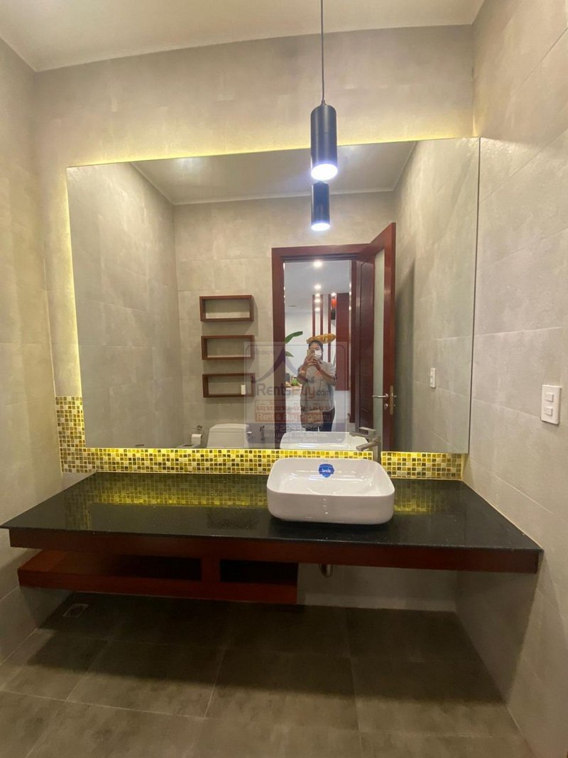 6382-Luxurious Two-Story Villa for Rent in Nongtha, Chanthaburi District, Vientiane Capital