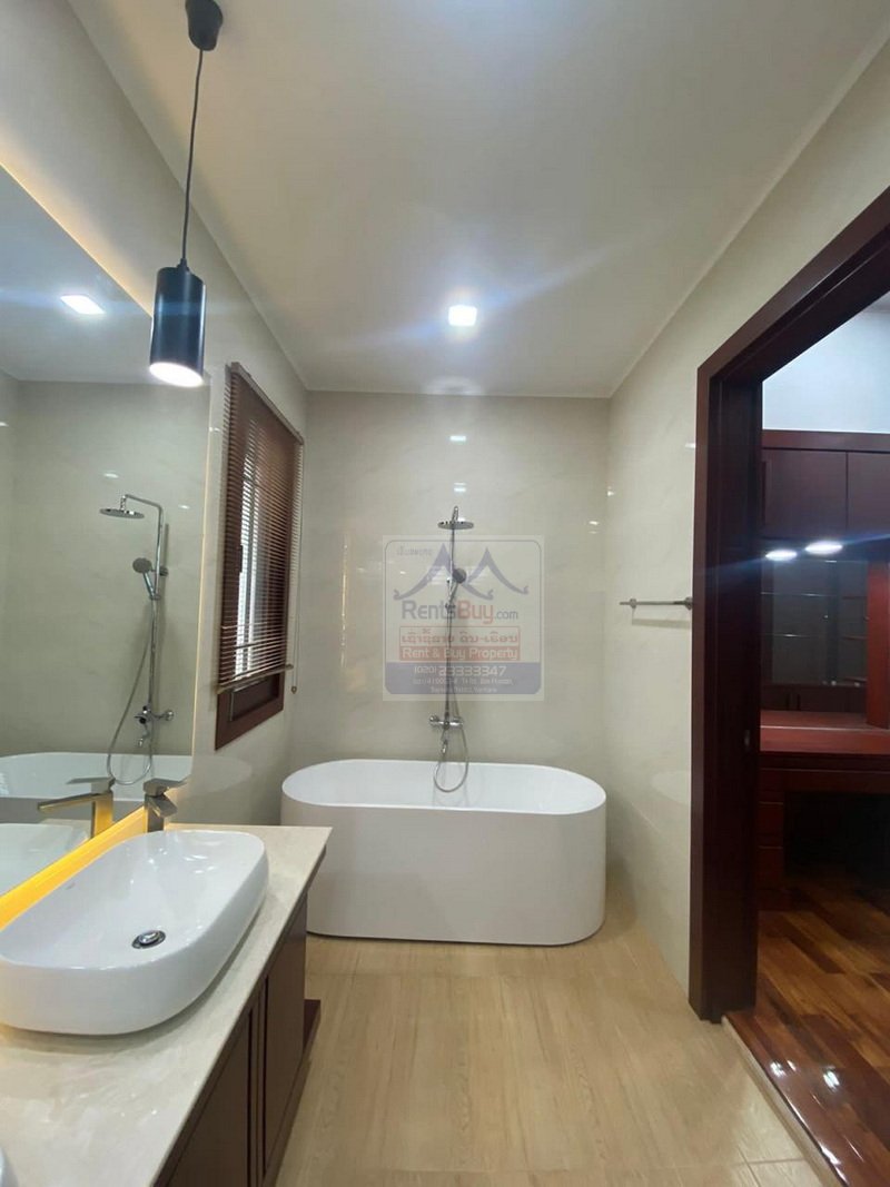 6382-Luxurious Two-Story Villa for Rent in Nongtha, Chanthaburi District, Vientiane Capital