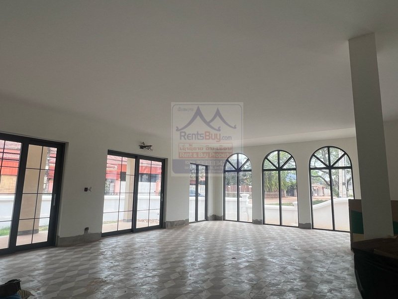 800
