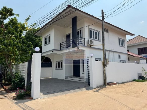 6446-Your Vientiane House: Newly Renovated Near Patuxay Park – Experience Modern City Living!