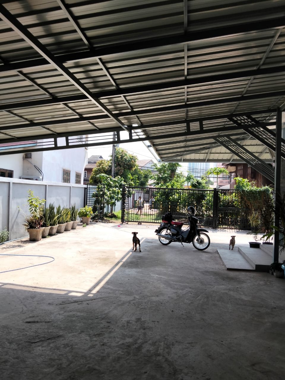 6448-Modern Living Made Easy: House Rentals Close to ITECC Shopping Zone