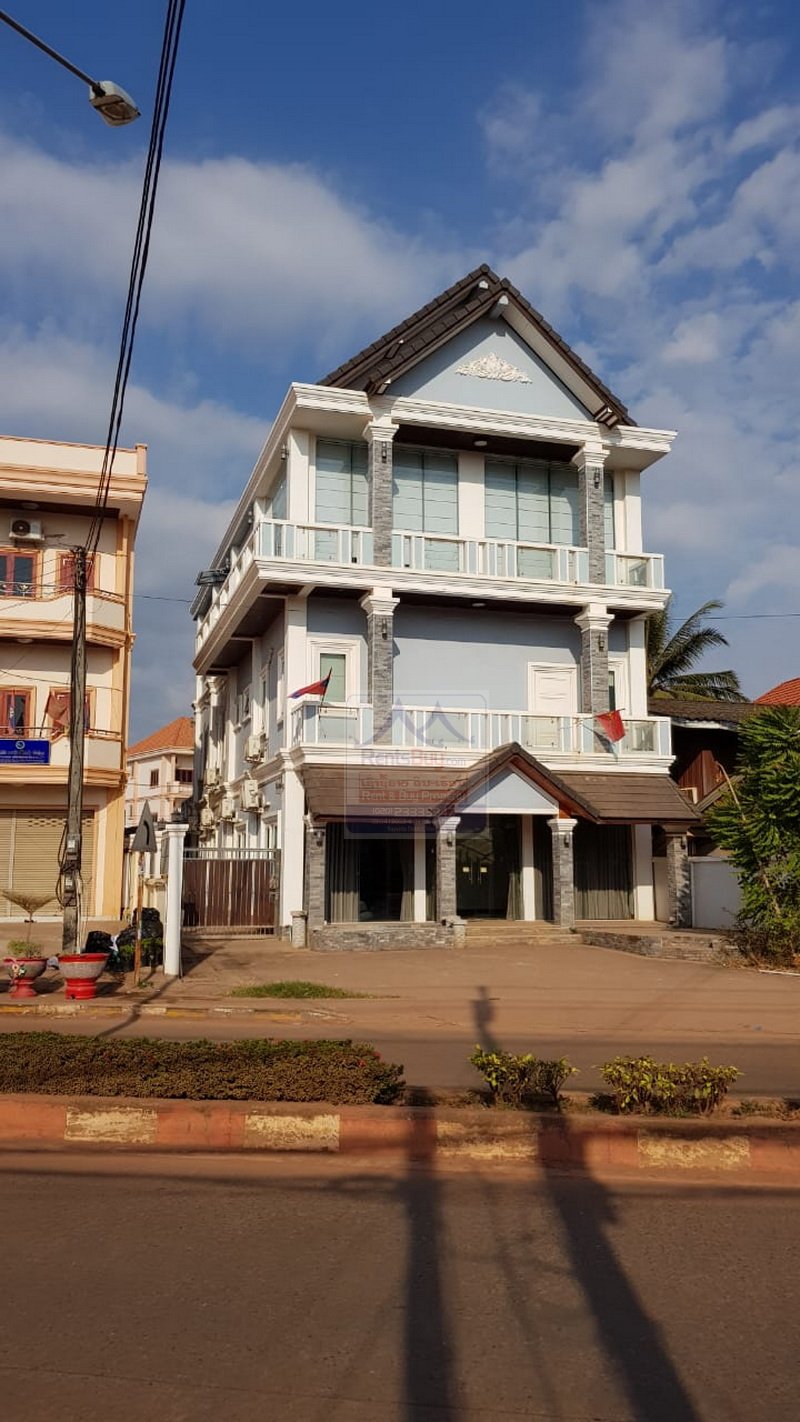 6455-Spacious Family Home Sale with High Potential Near National University Of Laos: Your Vientiane Dream Awaits!
