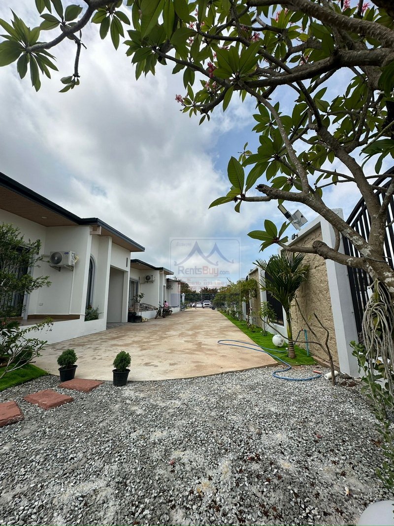 CompoundHouseRent06 6480-Discover Your Vientiane Private Pool: A Fully Equipped Compound House for Rent.