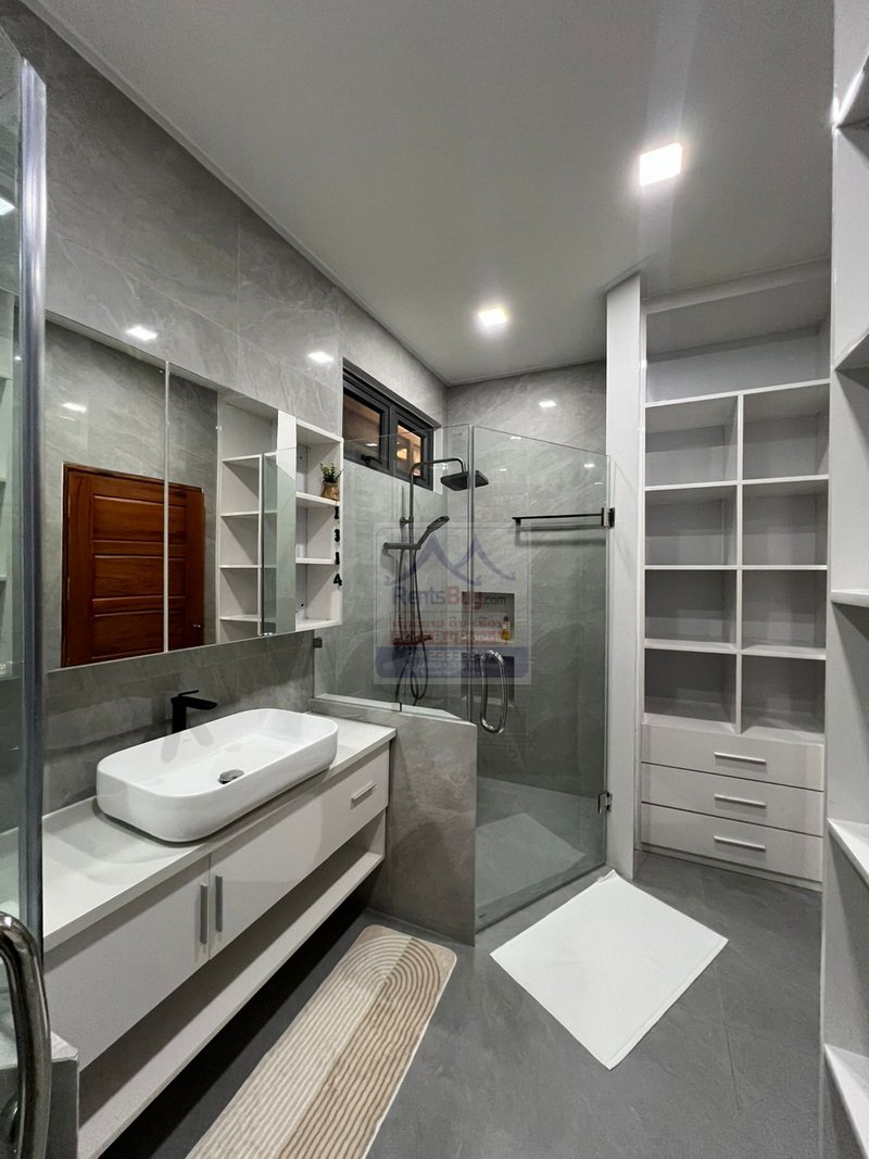 CompoundHouseRent24 6480-Discover Your Vientiane Private Pool: A Fully Equipped Compound House for Rent.