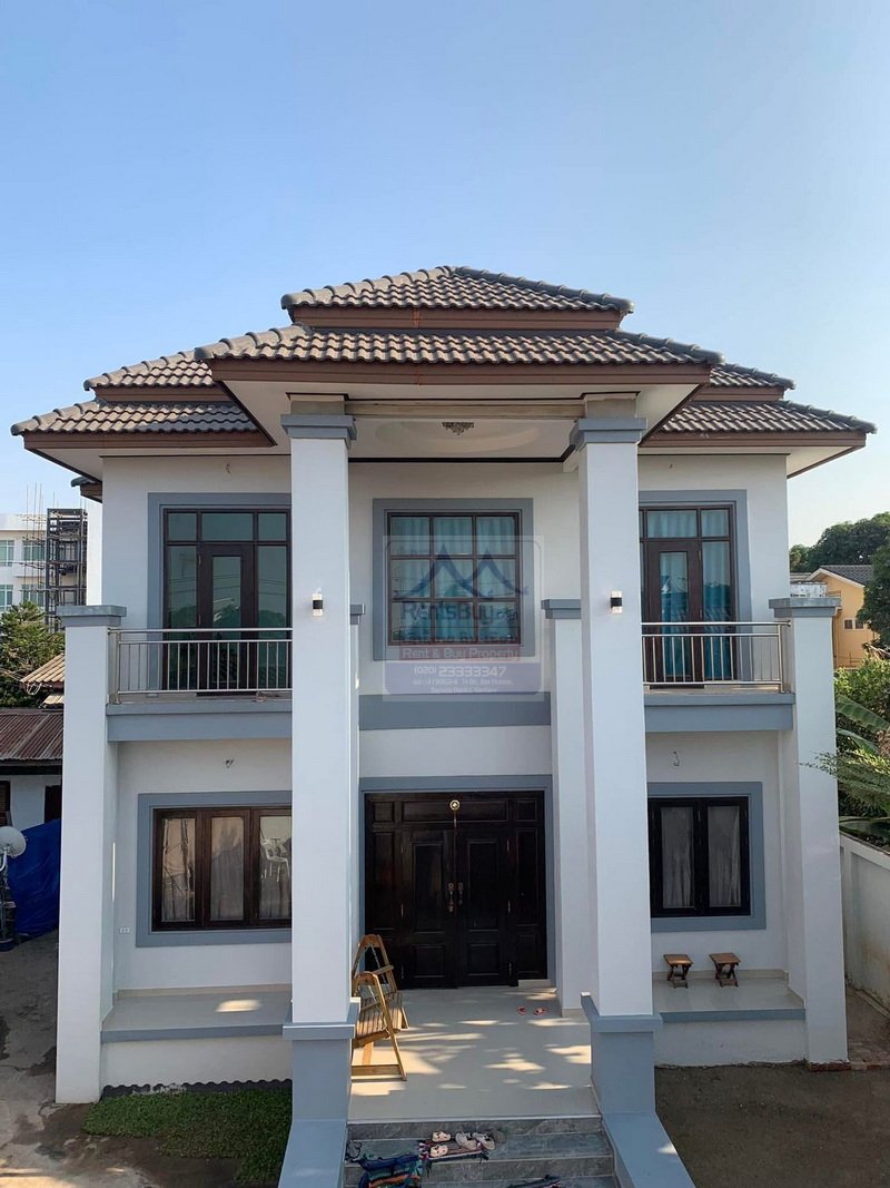 6496-Prime Residential Opportunity: Spacious House for Rent in Central Vientiane.