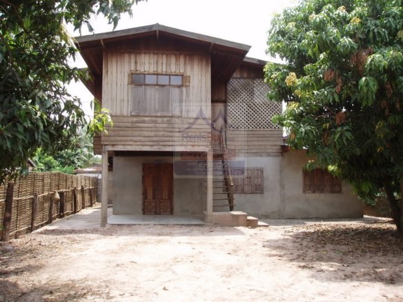 6541-Riverside Property with House in Hadxayfong – 420m² Land & 4-Bedroom Home Near Mekong River