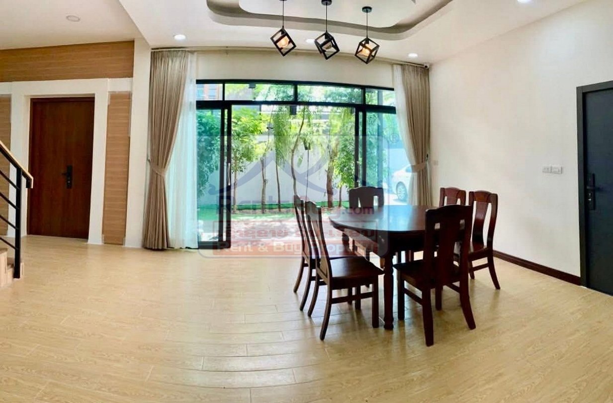 6535-Modern 6-Bedroom House for Rent in That Luang Spacious & Stylish Living
