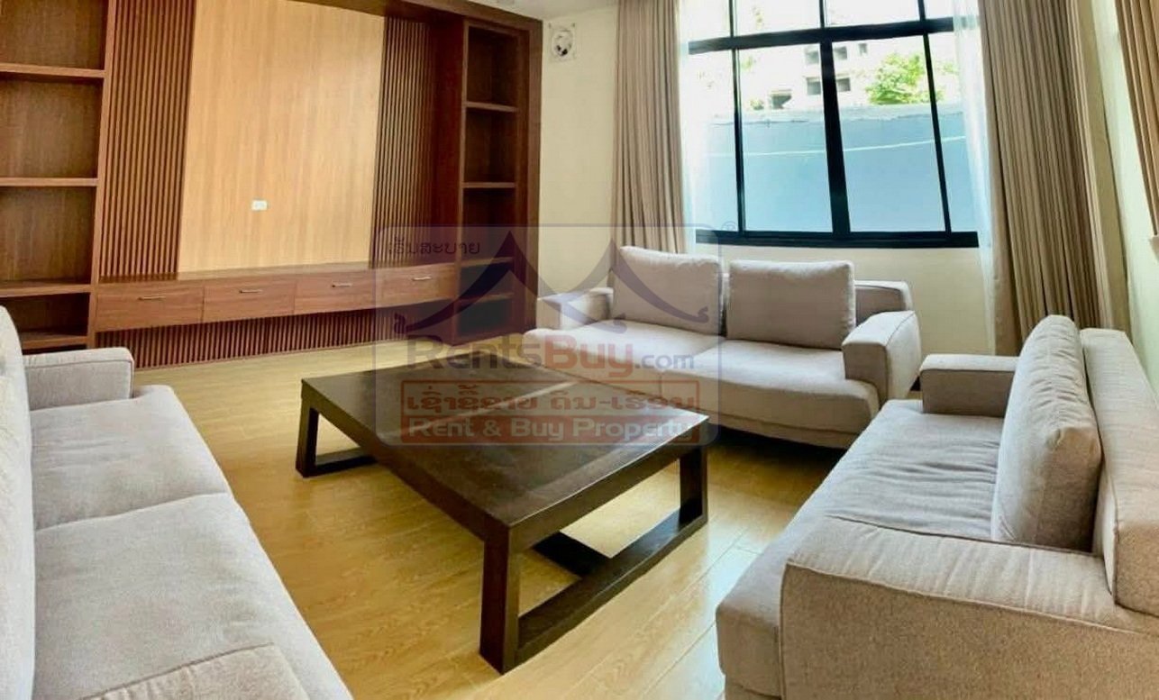6535-Modern 6-Bedroom House for Rent in That Luang Spacious & Stylish Living