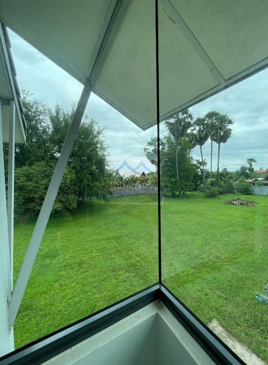 houseforrent&sale02 6548-Versatile Property for Rent or Sale in Prime Commercial Hub Ideal for Home or Business at Logistic Railway, 450 Years Road
