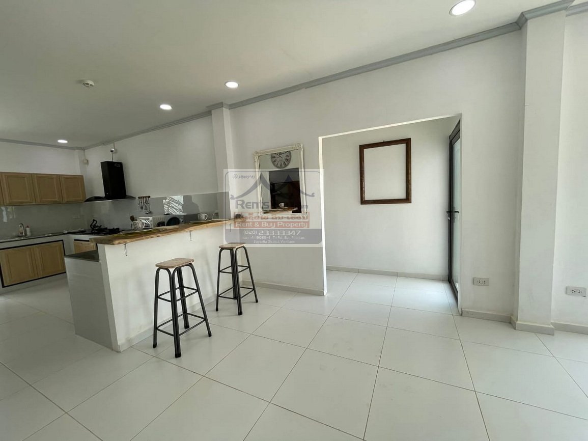 houseforrent&sale09 6548-Versatile Property for Rent or Sale in Prime Commercial Hub Ideal for Home or Business at Logistic Railway, 450 Years Road