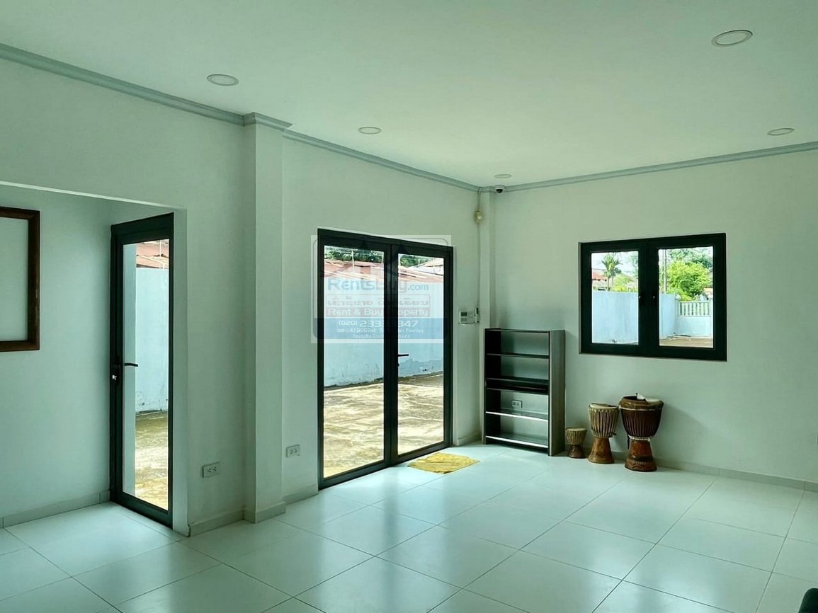 houseforrent&sale11 6548-Versatile Property for Rent or Sale in Prime Commercial Hub Ideal for Home or Business at Logistic Railway, 450 Years Road