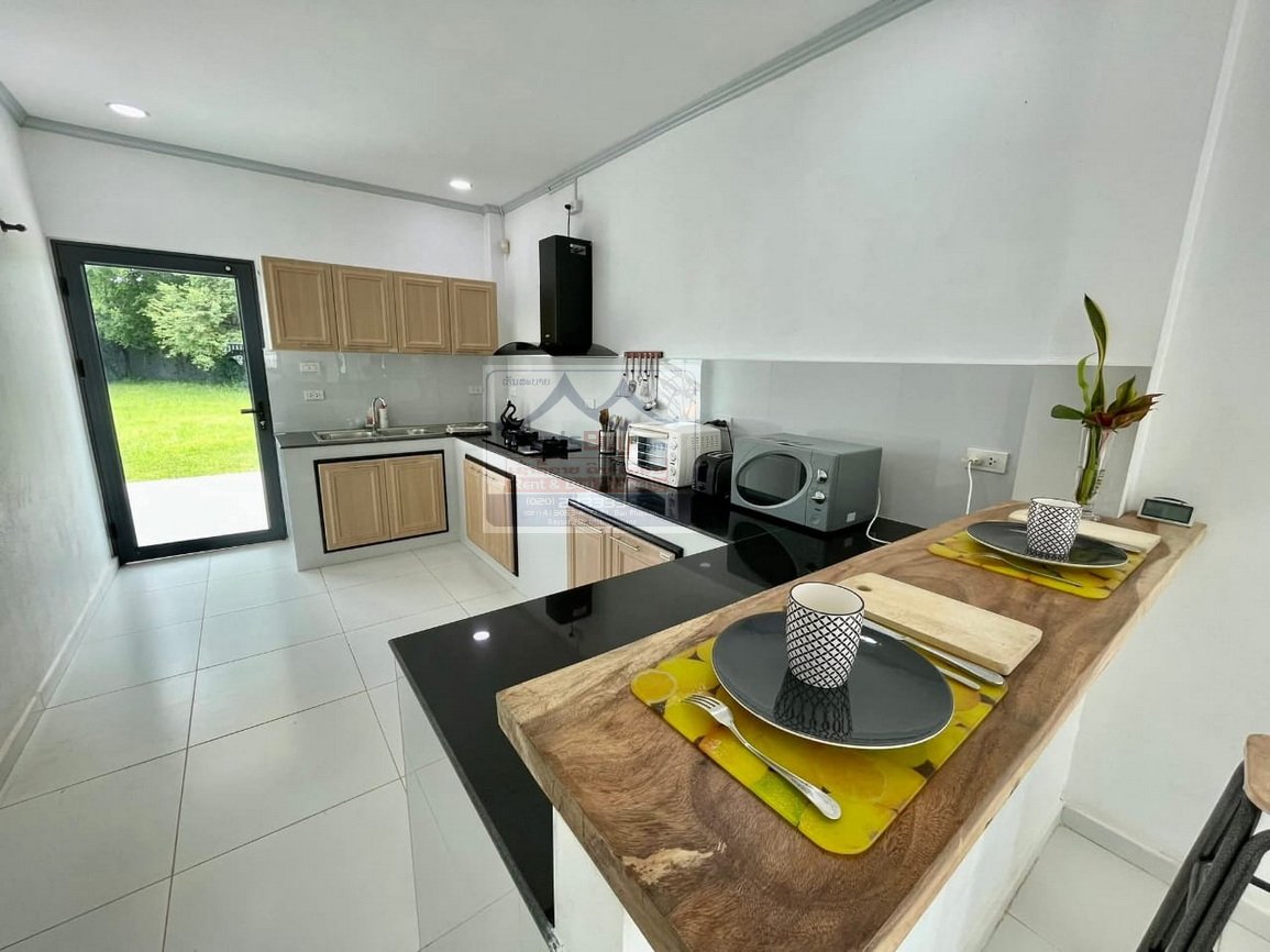 houseforrent&sale12 6548-Versatile Property for Rent or Sale in Prime Commercial Hub Ideal for Home or Business at Logistic Railway, 450 Years Road