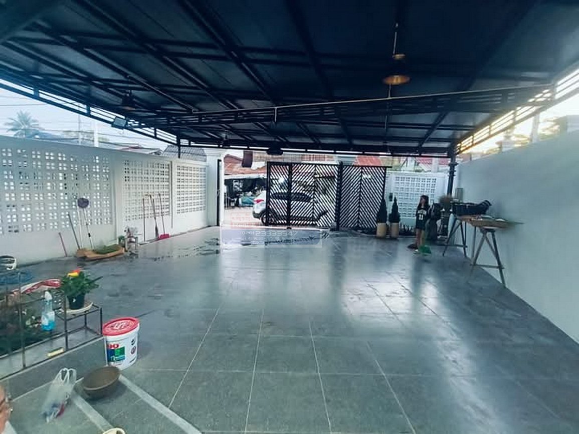 6538-Modern Dual Home Estate in That Luang Fully Furnished & Move-In Ready