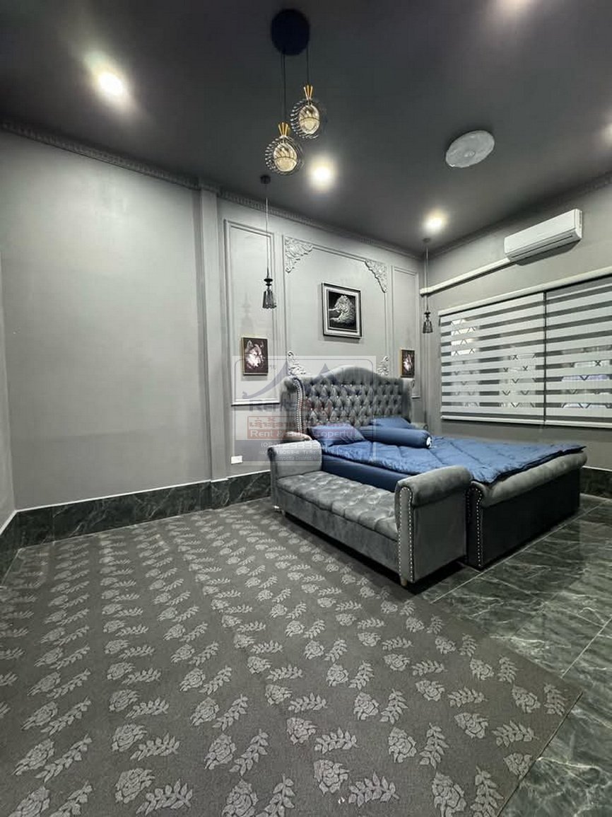 6538-Modern Dual Home Estate in That Luang Fully Furnished & Move-In Ready