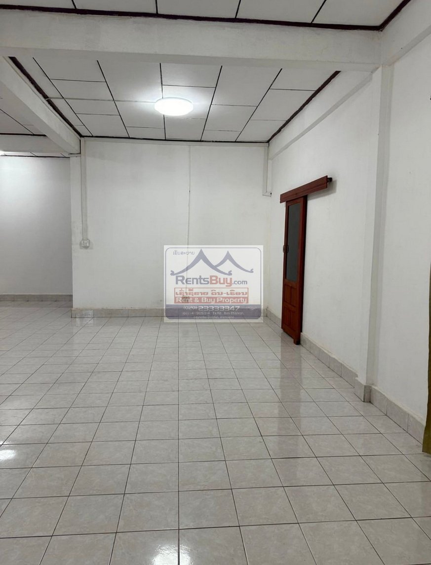 houseforrent02 6571-Spacious 5 Bedroom, 2-Bathroom Home with Dual Kitchens and Ample Parking in Prime Xaysettha District, Vientiane