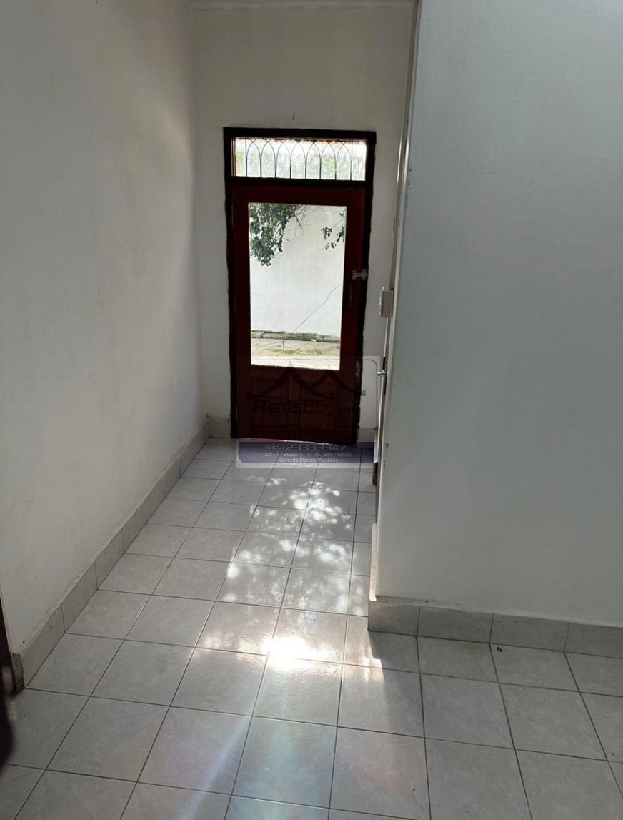 houseforrent05 6571-Spacious 5 Bedroom, 2-Bathroom Home with Dual Kitchens and Ample Parking in Prime Xaysettha District, Vientiane