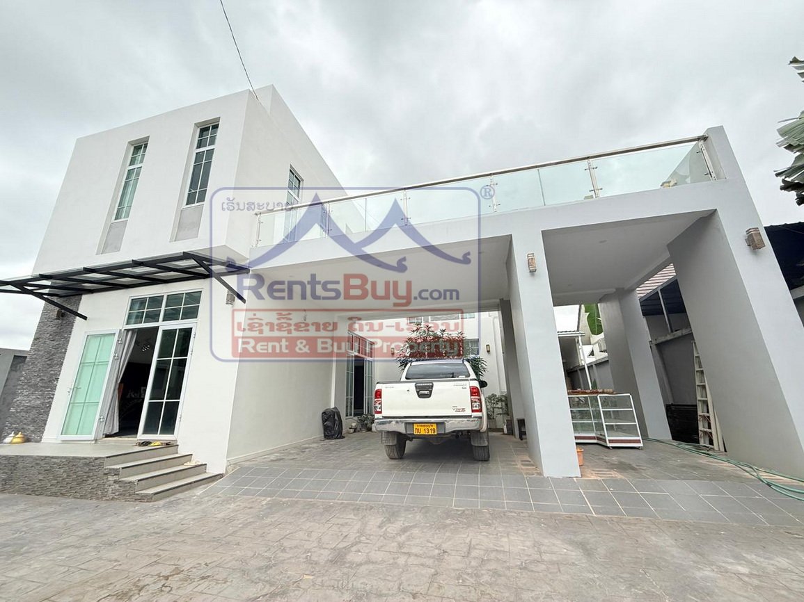 6577-Charming 3-Bedroom Home with Spacious Yard in Sisattanak District