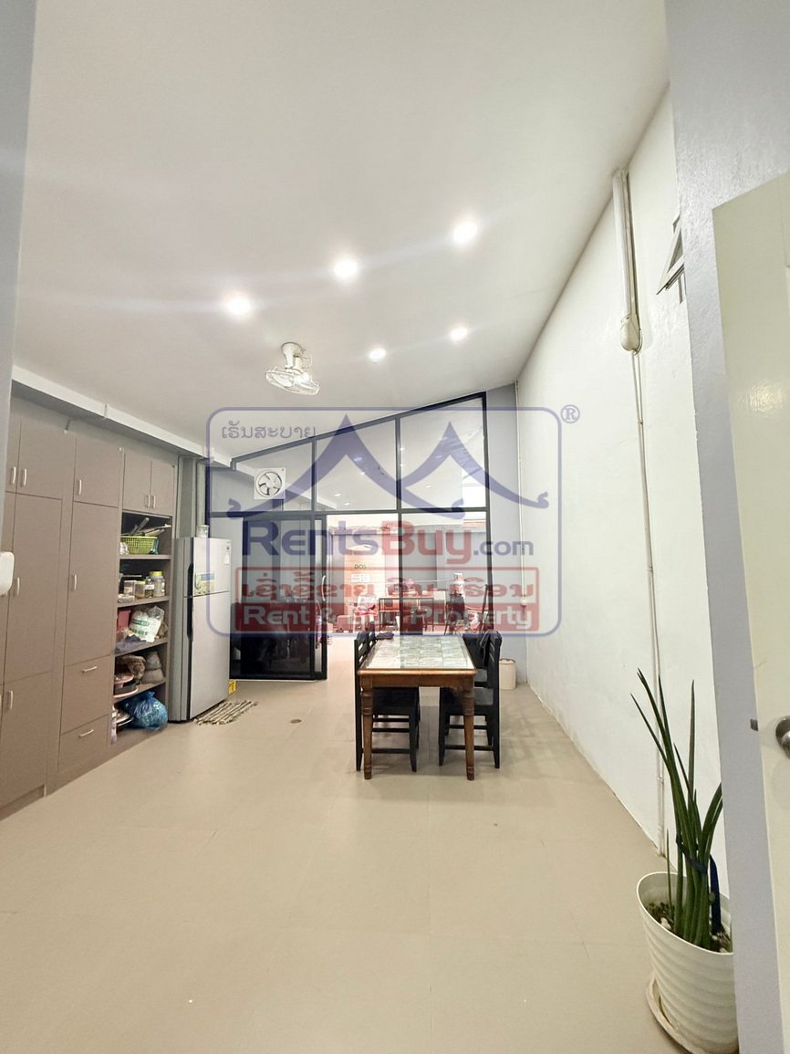 6577-Charming 3-Bedroom Home with Spacious Yard in Sisattanak District